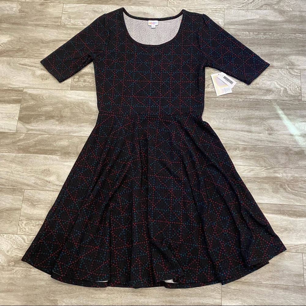 LULAROE NWT Nicole dress, berry and blue pattern on black, Size XL